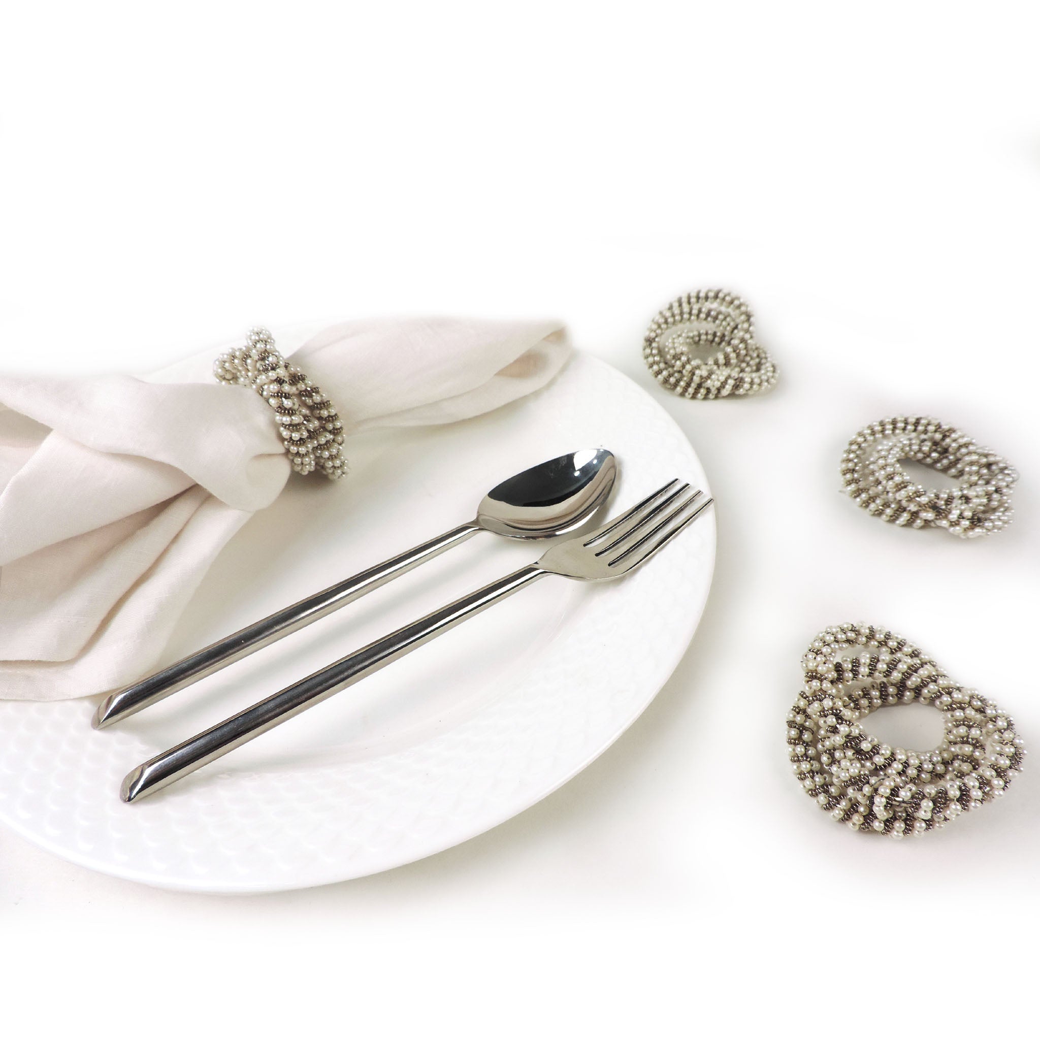 Roped Pearl Napkin Ring in White & Silver, Set of 4